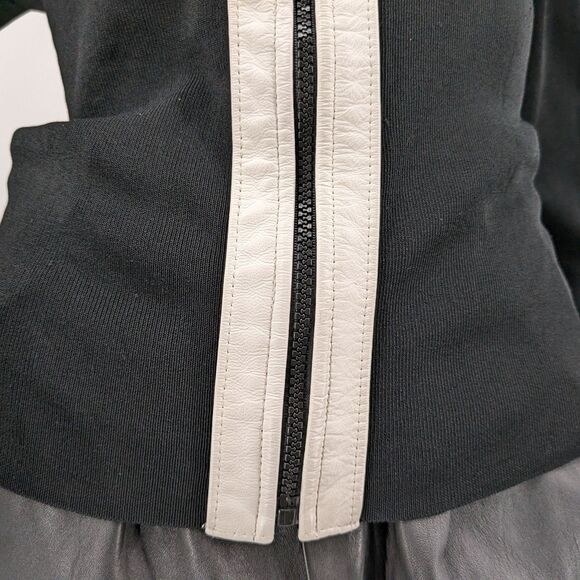 Vintage 90s y2k Black Ribbed Top Zip Front Faux Leather Mod Knit Petite Medium - Picture 7 of 10